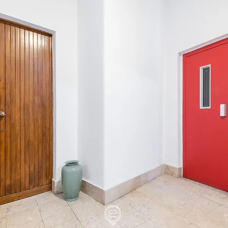 Garibaldi Apartment
