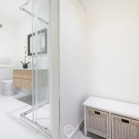Garibaldi Apartment
